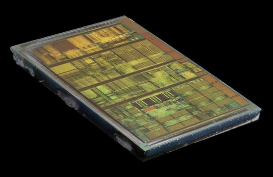 AMD DHD1200AMT1B die shot.jpg